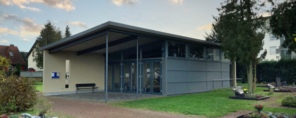 Trauerhalle auf dem Friedhof Gronau in Bad Vilbel